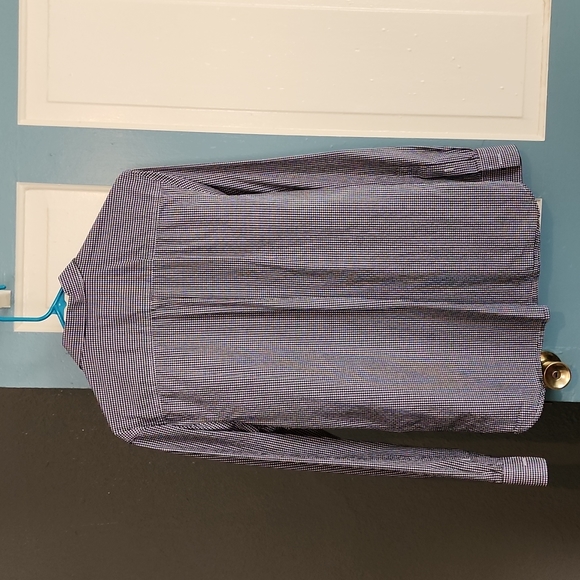 Calvin Klein medium long sleeve button up - Picture 3 of 3